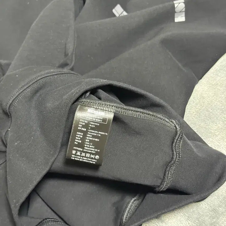 [BUNJANG] Herish Black Sweatshirt / 헤리쉬 블랙 검정 맨투맨 스웨트셔츠
