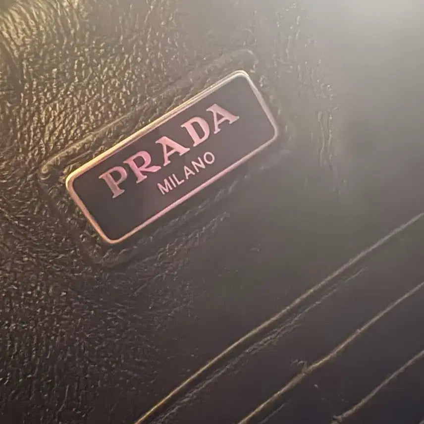 [BUNJANG] Prada Saffiano Triangle Logo Clutch / 프라다 사피아노 삼각로고 클러치