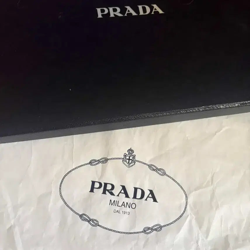 [BUNJANG] Prada Saffiano Triangle Logo Clutch / 프라다 사피아노 삼각로고 클러치