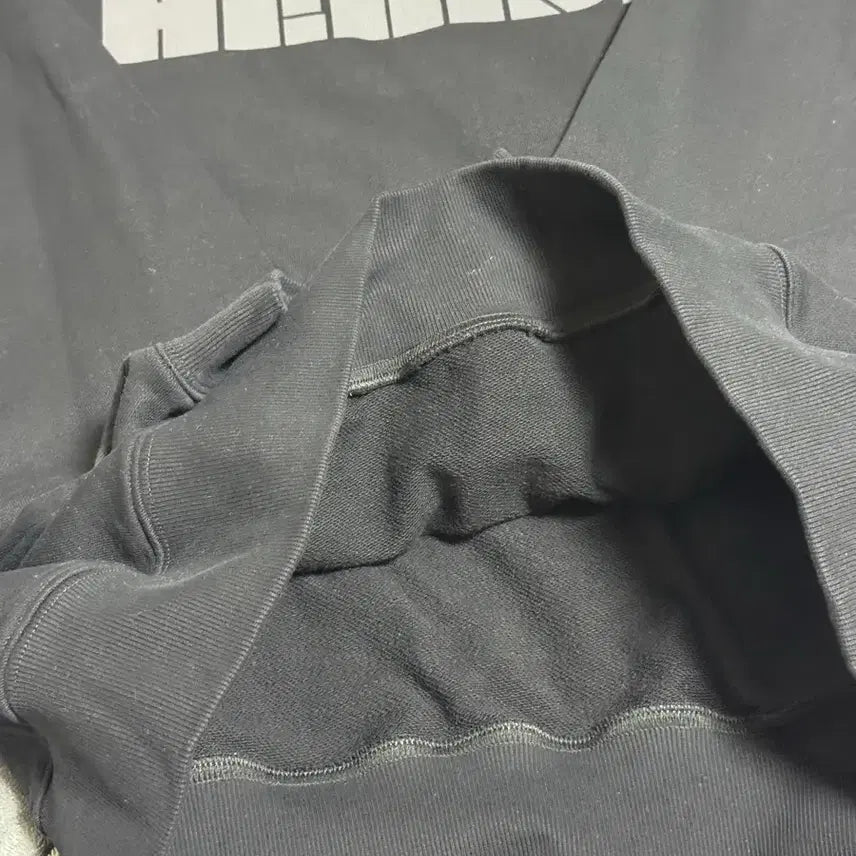 [BUNJANG] Herish Logo Black Sweatshirt / 헤리쉬 로고 맨투맨 검정 블랙 스웨트서츠