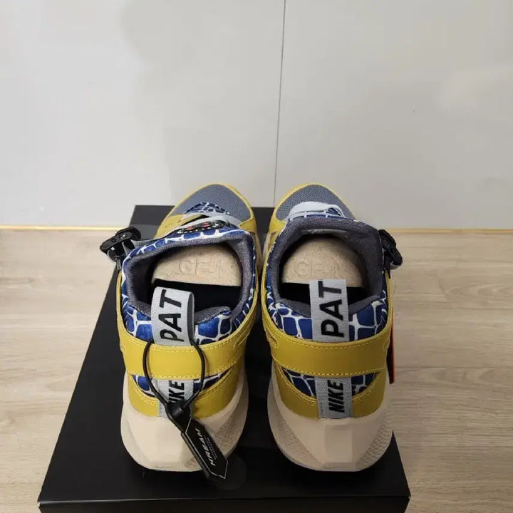 [SOLD OUT] [ 285 ] 나이키 에어하라취 x PATTA