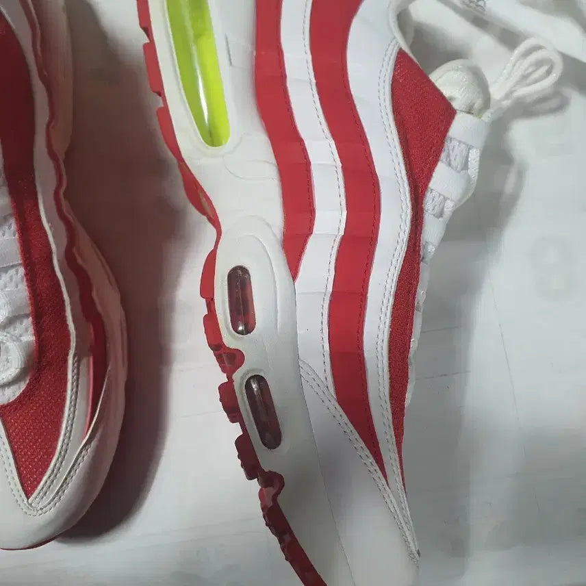 [BUNJANG] Nike Air Max 95 White/Red Sneakers / 나이키 에어맥스 95 화이트/레드 260 새상품