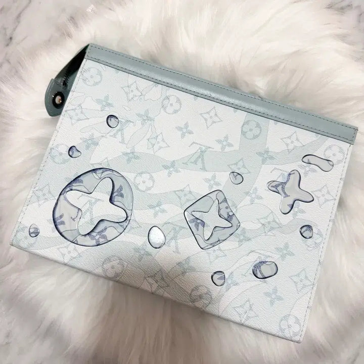 [BUNJANG] Louis Vuitton Monogram Aqua Garden Pochette Voyage Clutch Limited Edition / [정품] 루이비통 모노그램 아쿠아가든 포쉐트보야주 클러치 한정판