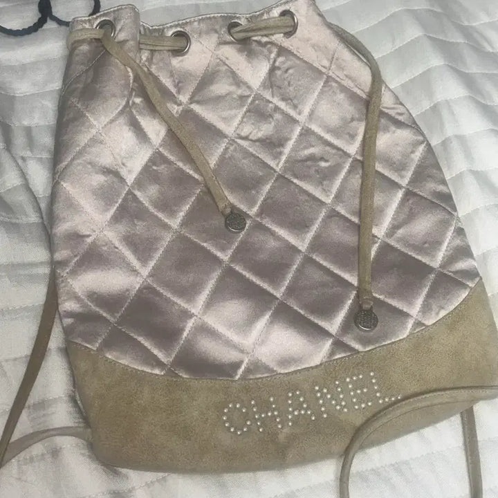 [BUNJANG] Chanel Beige Suede Backpack / 정품 샤넬 핑크 복조리 스웨이드 백팩 베이지 샤넬가방 빈티지샤넬 빈티지