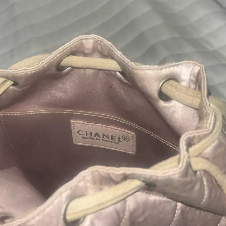 [BUNJANG] Chanel Beige Suede Backpack / 정품 샤넬 핑크 복조리 스웨이드 백팩 베이지 샤넬가방 빈티지샤넬 빈티지