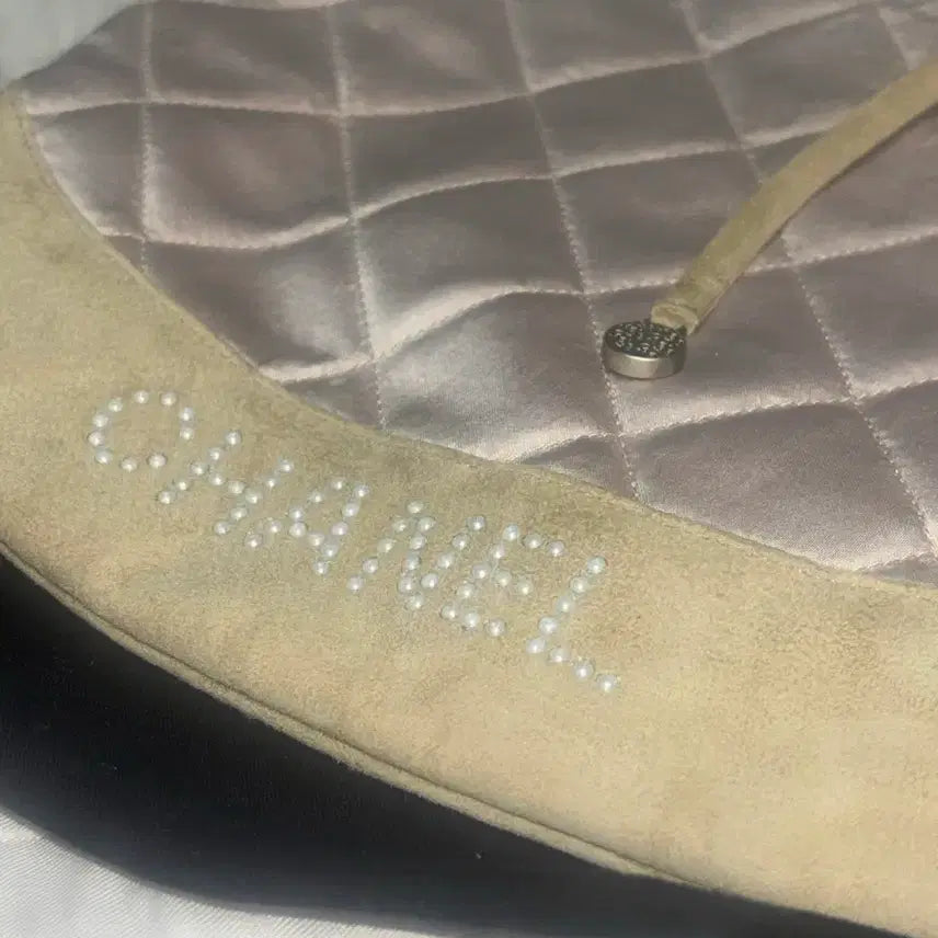 [BUNJANG] Chanel Beige Suede Backpack / 정품 샤넬 핑크 복조리 스웨이드 백팩 베이지 샤넬가방 빈티지샤넬 빈티지