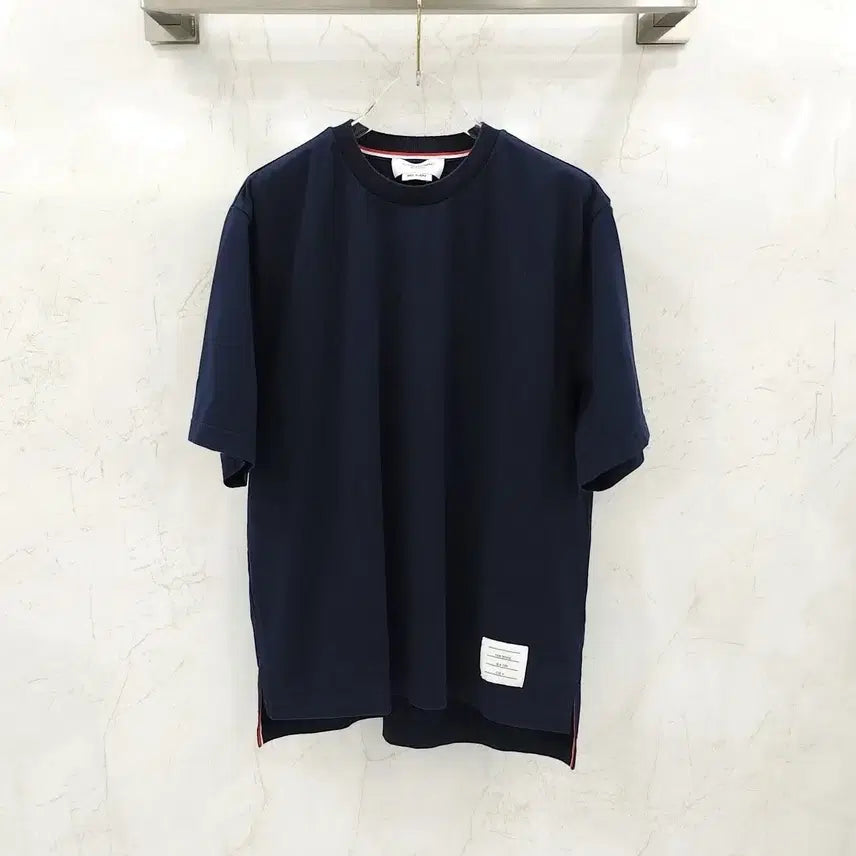 [BUNJANG] 4 / 톰브라운 네이비 백 삼선 코튼 반팔 티셔츠 MJS288A / 4 / 톰브라운 네이비 백 삼선 코튼 반팔 티셔츠 MJS288A