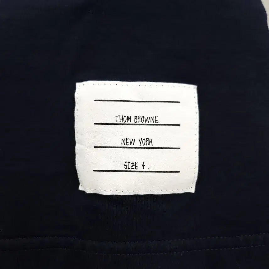 [BUNJANG] 4 / 톰브라운 네이비 백 삼선 코튼 반팔 티셔츠 MJS288A / 4 / 톰브라운 네이비 백 삼선 코튼 반팔 티셔츠 MJS288A