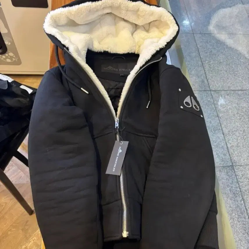 [BUNJANG] Moose Knuckles Bunny Sweater M Size / 급전) 무스너클 버니스웨터 m사이즈