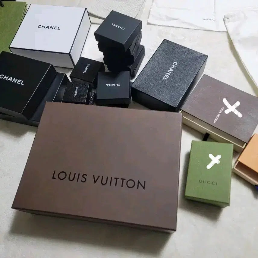 [BUNJANG] Luxury Brand Shopping Bags & Boxes Bundle / (최상급-72종)명품 박스, 쇼핑백,주머니..