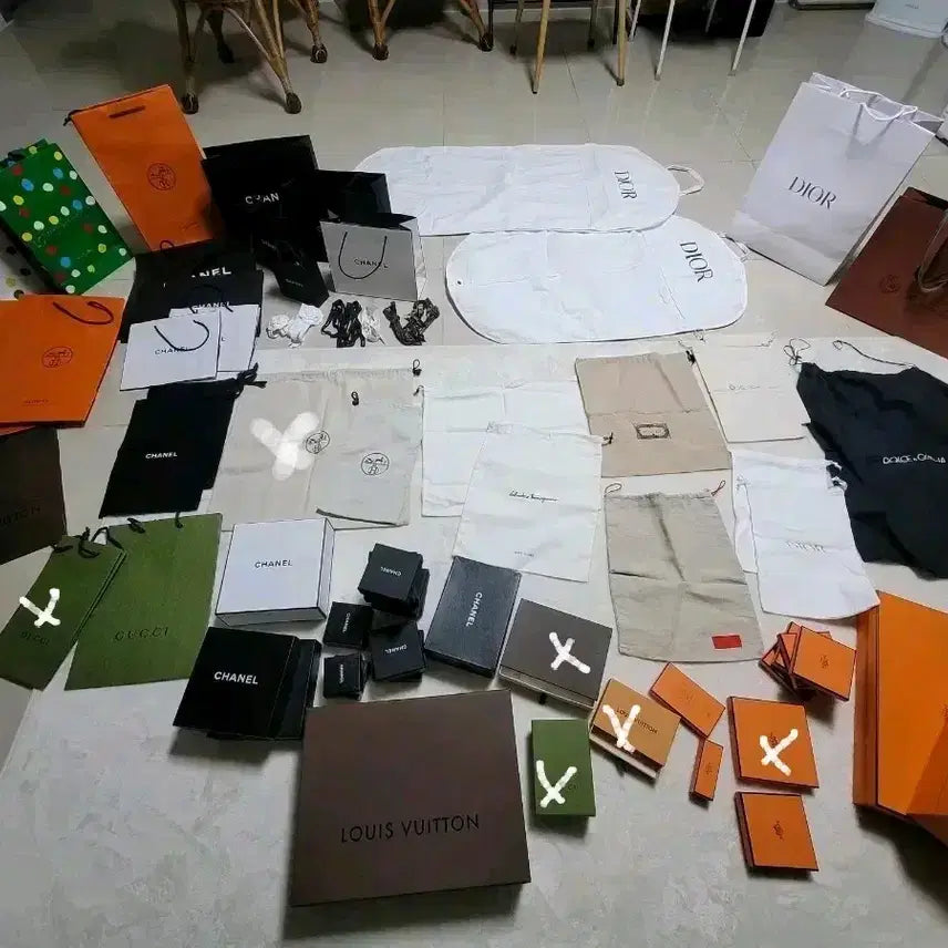 [BUNJANG] Luxury Brand Shopping Bags & Boxes Bundle / (최상급-72종)명품 박스, 쇼핑백,주머니..