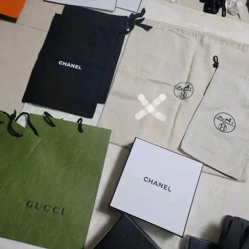 [BUNJANG] Luxury Brand Shopping Bags & Boxes Bundle / (최상급-72종)명품 박스, 쇼핑백,주머니..