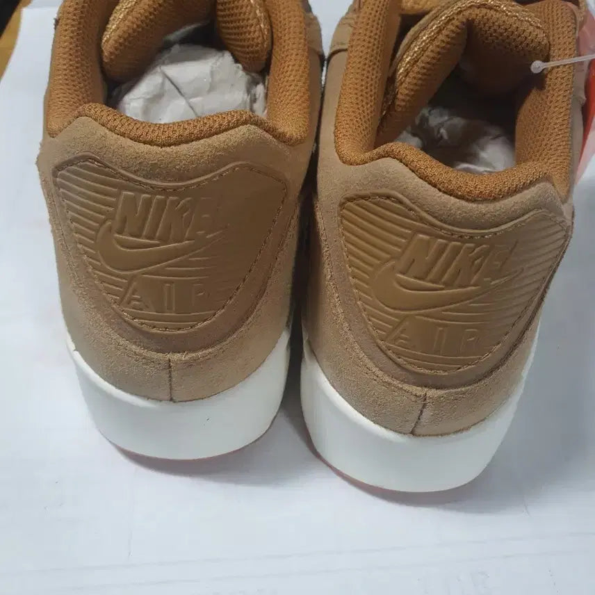 [SOLD OUT] 나이키 에어맥스90 브라운 스니커즈