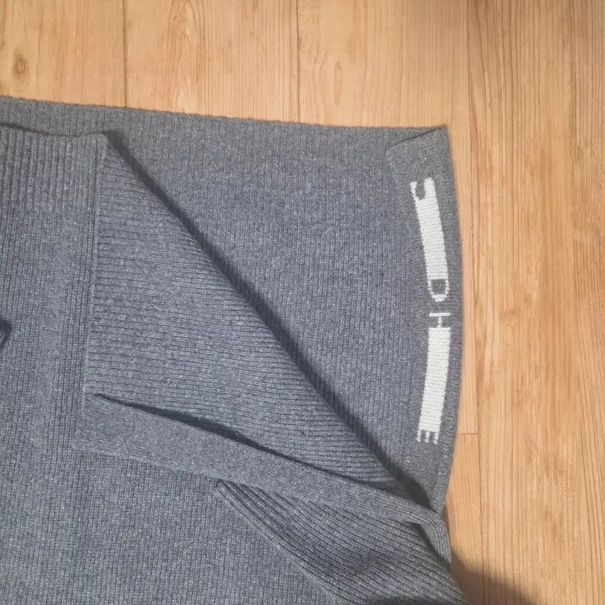 [BUNJANG] Solid Homme Slit Knit Sweater / [52] 솔리드옴므 절개 니트