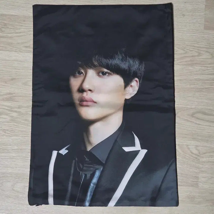 [BUNJANG] EXO D.O. Official Cushion Cover / 엑소 디오 쿠션 커버(공식 굿즈)