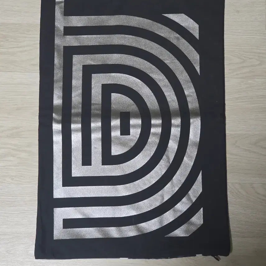 [BUNJANG] EXO D.O. Official Cushion Cover / 엑소 디오 쿠션 커버(공식 굿즈)