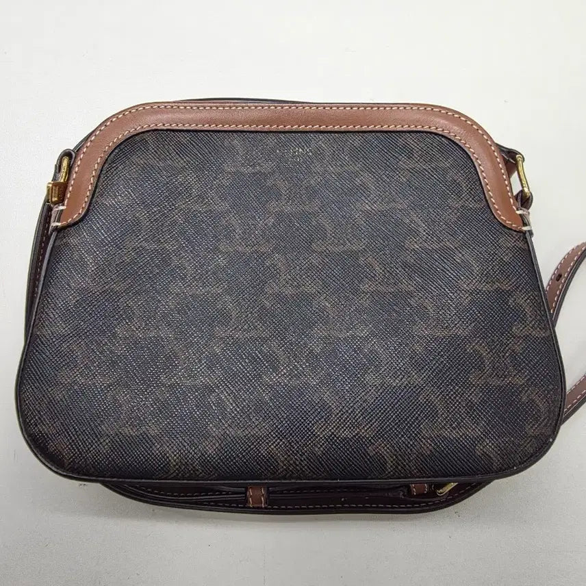 [BUNJANG] Celine Triomphe Camera Bag Crossbody / 셀린느 트리오페 카메라백 크로스