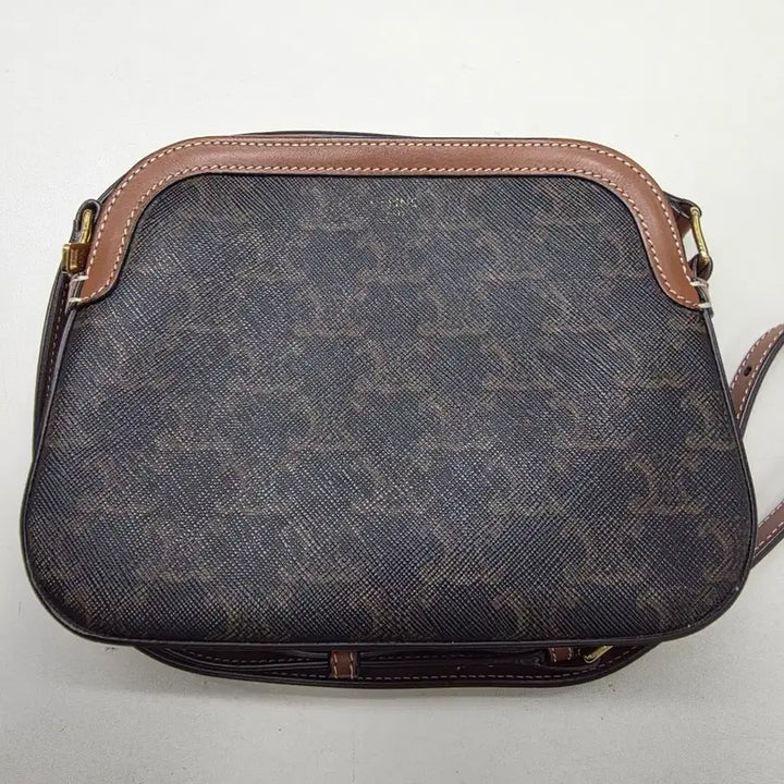 [BUNJANG] Celine Triomphe Camera Bag Crossbody / 셀린느 트리오페 카메라백 크로스