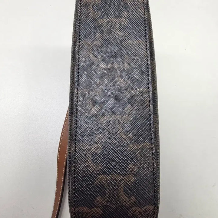 [BUNJANG] Celine Triomphe Camera Bag Crossbody / 셀린느 트리오페 카메라백 크로스