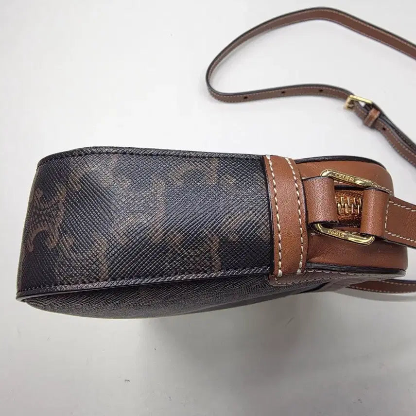 [BUNJANG] Celine Triomphe Camera Bag Crossbody / 셀린느 트리오페 카메라백 크로스