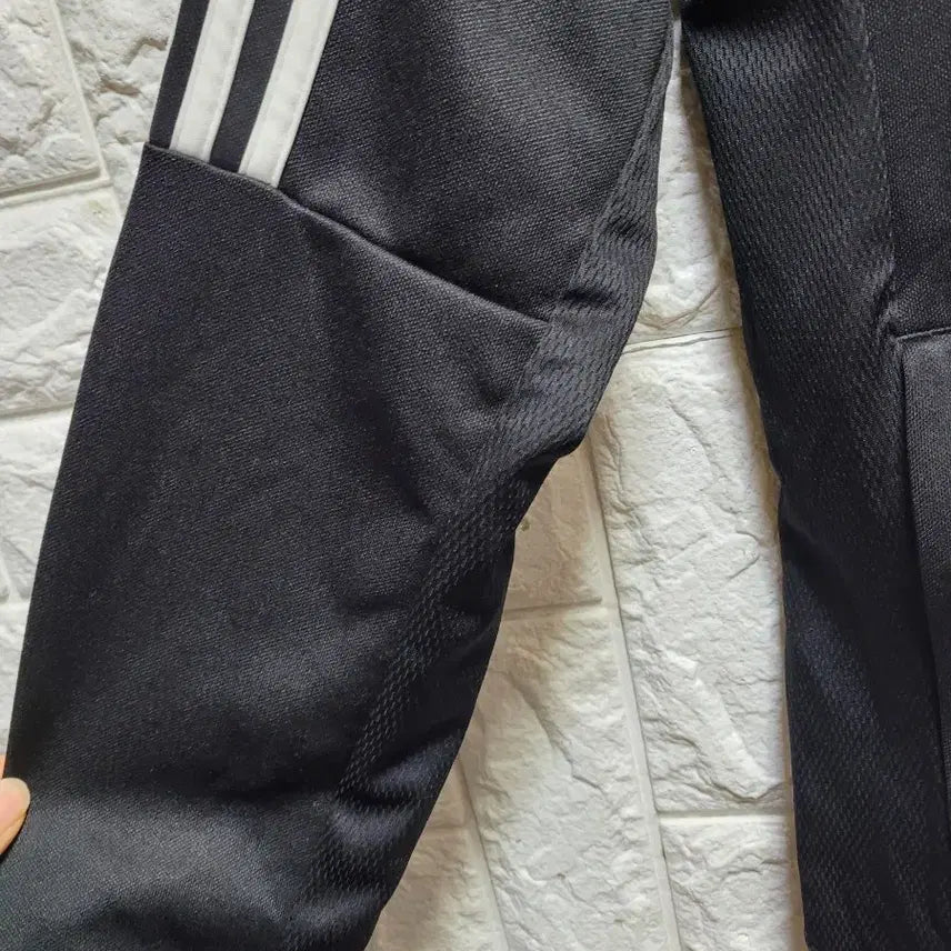 [BUNJANG] Adidas Three Stripes Black Track Top (Size 90) / 미사용)아디다스 삼선 블랙 트랙탑 90