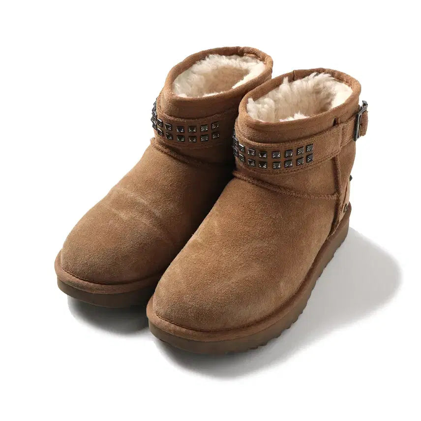 [BUNJANG] UGG Studded Short Boots / UGG Stud Short Boots