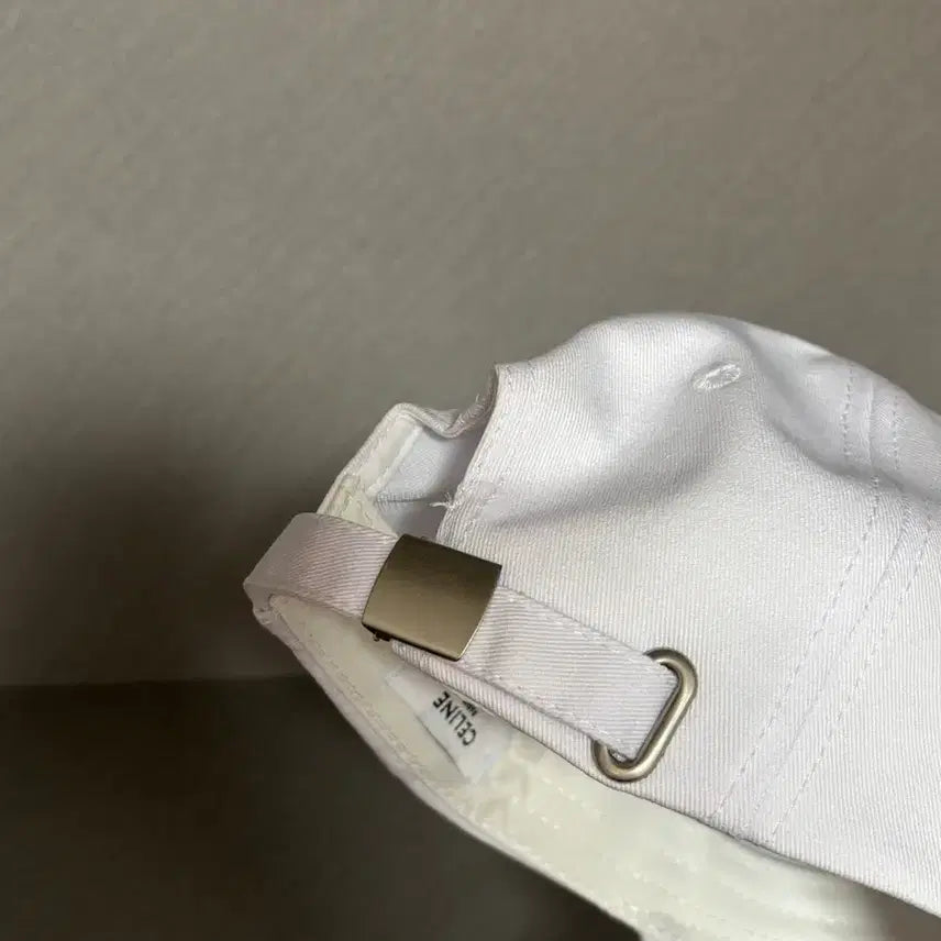 [BUNJANG] Celine White Logo Embroidered Baseball Cap / 셀린* 볼캡 (화이트)