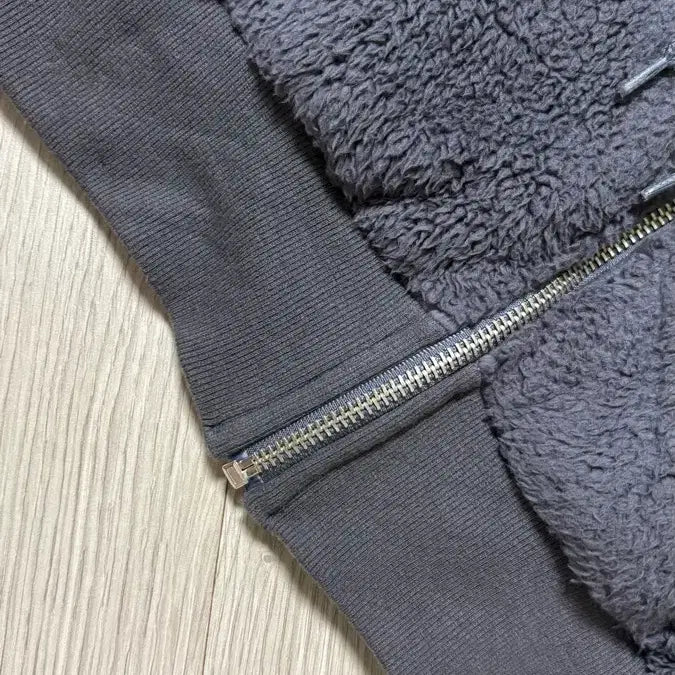 [BUNJANG] Kaki Point Bear Hooded Zip-up Charcoal / 카키포인트 베어 후드 집업 차콜