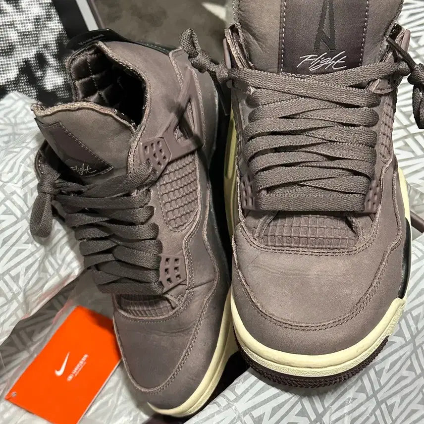 [BUNJANG] Nike Jordan 4 A Ma Maniére Sneakers / 230, 조던4 아 마 마니에르