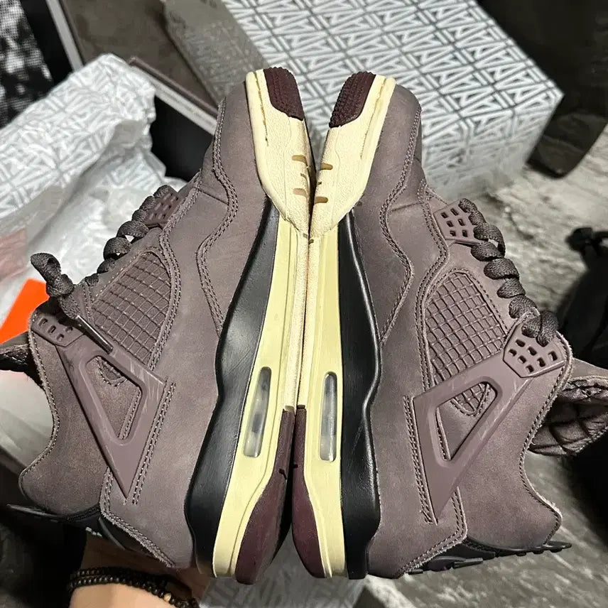 [BUNJANG] Nike Jordan 4 A Ma Maniére Sneakers / 230, 조던4 아 마 마니에르