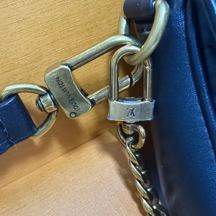 [BUNJANG] Louis Vuitton New Wave Multi Pochette Crossbody Bag / 루이비통 뉴웨이브 멀티 포쉐트 크로스백