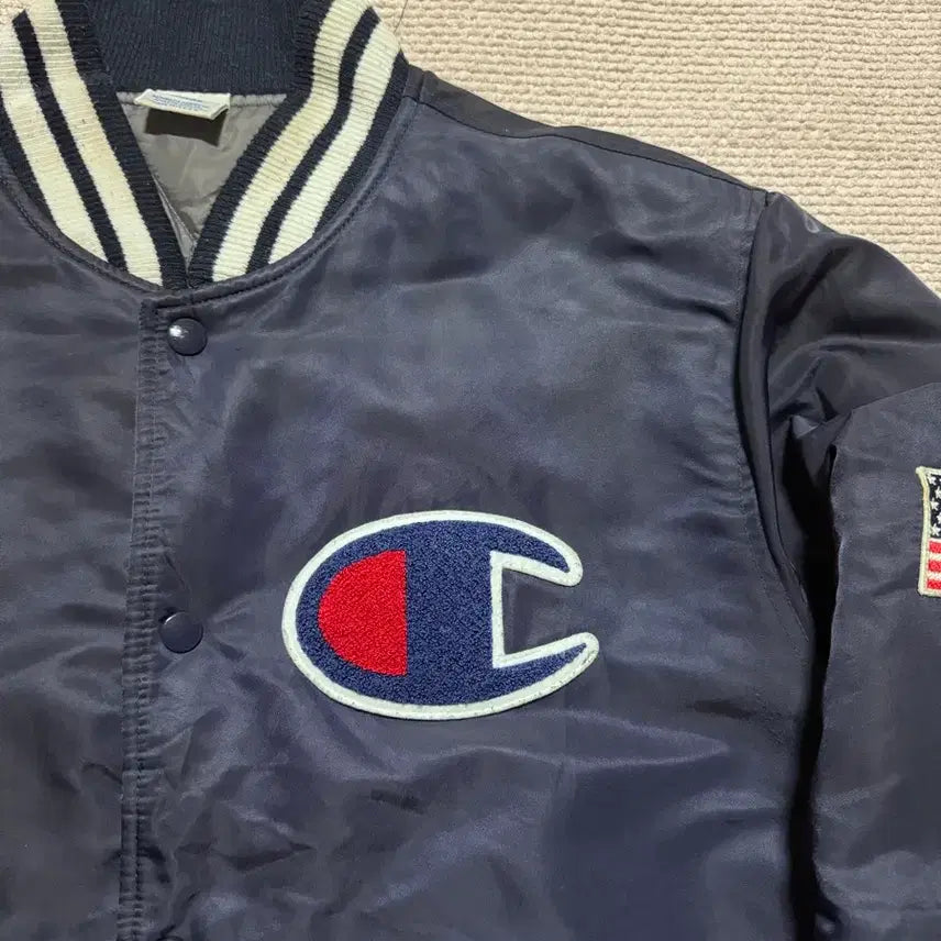[BUNJANG] Champion Big Logo Nylon Varsity Jacket - L / Champion 빅로고 나일론 바시티 자켓 L
