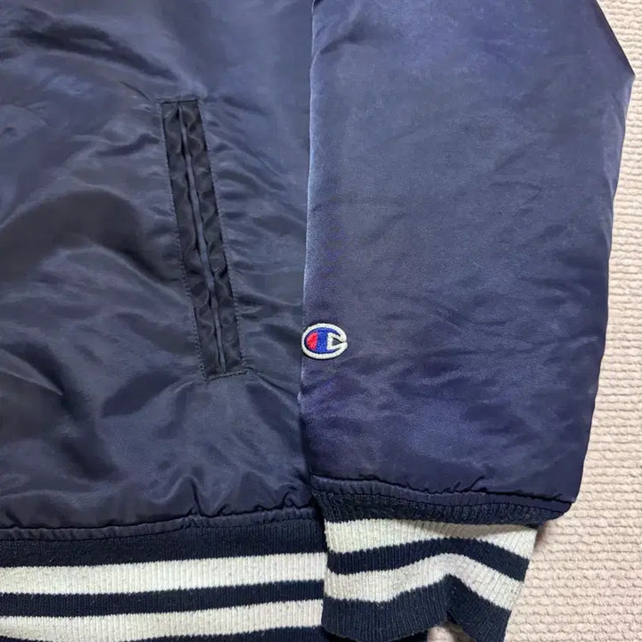 [BUNJANG] Champion Big Logo Nylon Varsity Jacket - L / Champion 빅로고 나일론 바시티 자켓 L