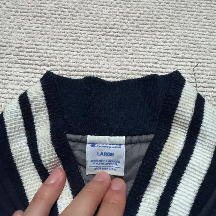 [BUNJANG] Champion Big Logo Nylon Varsity Jacket - L / Champion 빅로고 나일론 바시티 자켓 L