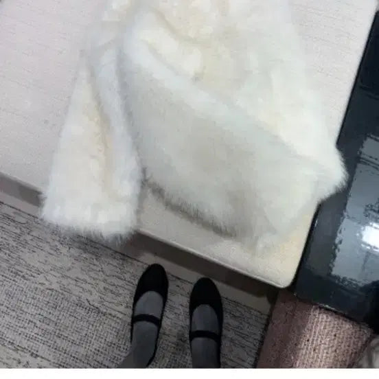 [BUNJANG] Le Sserafim Blanc Fur Jacket / 레예마켓 Blanc fur jacket 퍼자켓(마지막 가격내림)