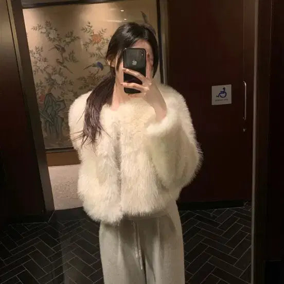 [BUNJANG] Le Sserafim Blanc Fur Jacket / 레예마켓 Blanc fur jacket 퍼자켓(마지막 가격내림)
