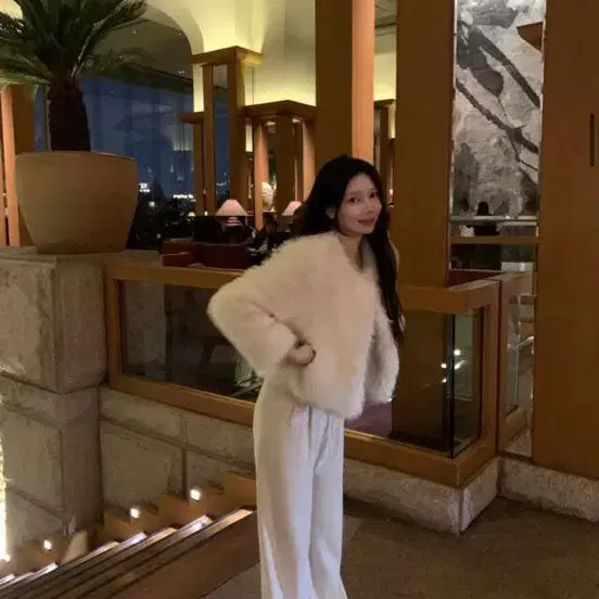 [BUNJANG] Le Sserafim Blanc Fur Jacket / 레예마켓 Blanc fur jacket 퍼자켓(마지막 가격내림)