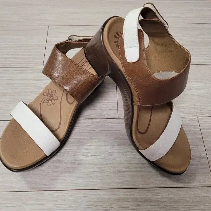 [BUNJANG] Aetrex Leather Sandals (235mm, 7cm Heel) / Aetrex 에트렉스 해외직구 가죽샌들 수입 새제품 235mm 굽7cm