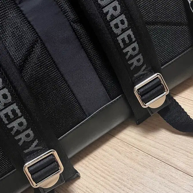 [BUNJANG] Burberry Backpack (Unisex) / 버버리 백팩(남녀공용)