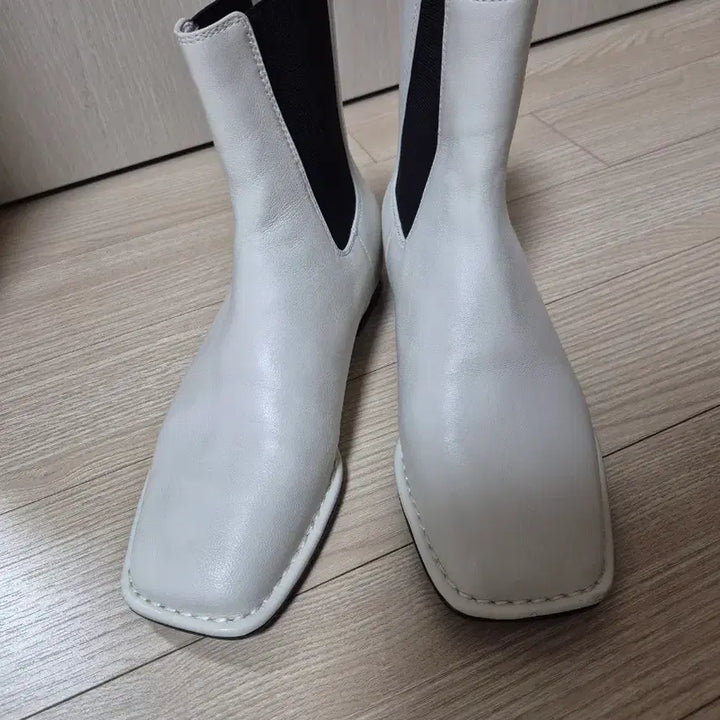 [BUNJANG] Atte Vanessa Bruno Ankle Boots Leather Boots / 아떼 바네사부르노 앵글부츠 리얼가죽 부츠 225