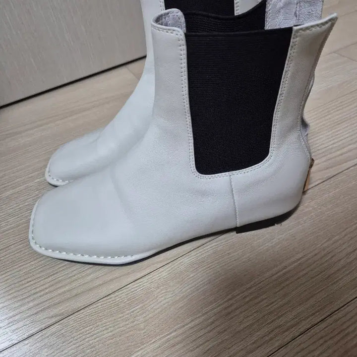 [BUNJANG] Atte Vanessa Bruno Ankle Boots Leather Boots / 아떼 바네사부르노 앵글부츠 리얼가죽 부츠 225