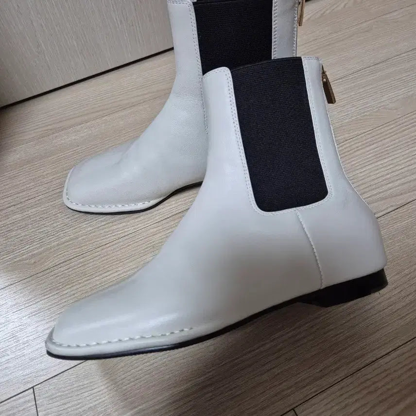 [BUNJANG] Atte Vanessa Bruno Ankle Boots Leather Boots / 아떼 바네사부르노 앵글부츠 리얼가죽 부츠 225