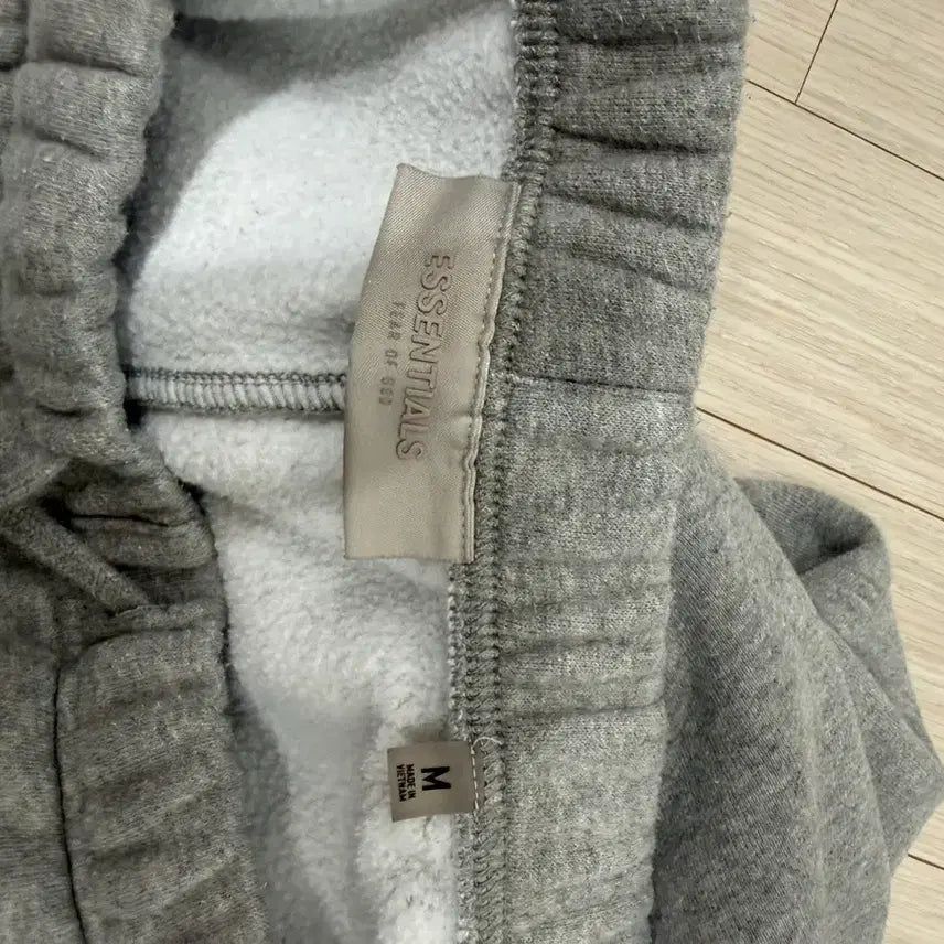 [BUNJANG] Essentials The Core Sweatpants Dark Oatmeal / (M size) 에센셜 더 코어 스웨트팬츠 다크 오트밀 팝니다