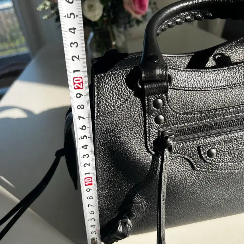 [BUNJANG] Balenciaga Neo Classic Small Black Handbag / 발렌시아가 네오 클래식 스몰 블랙
