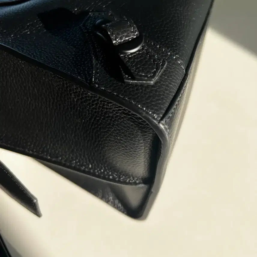 [BUNJANG] Balenciaga Neo Classic Small Black Handbag / 발렌시아가 네오 클래식 스몰 블랙