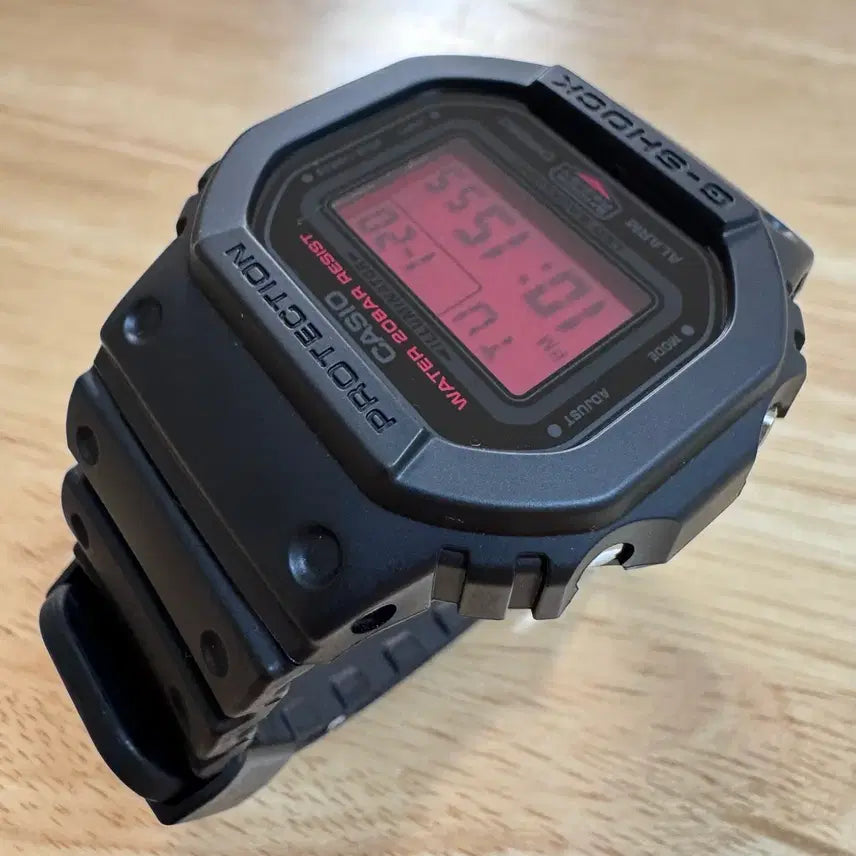 [BUNJANG] G-Shock DW-5600BBR Watch / 지샥 스퀘어 [DW-5600BBR] 블랙 & 레드 (미사용품)
