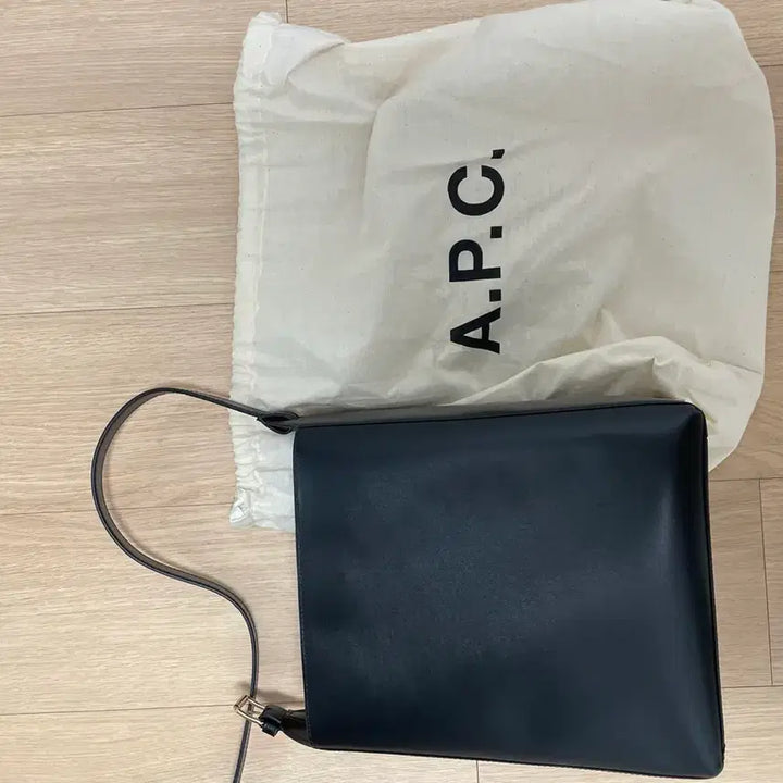 [BUNJANG] A.P.C. Virginie Shoulder Bag / A.P.C. 아페쎄 Virginie 숄더백-새상품