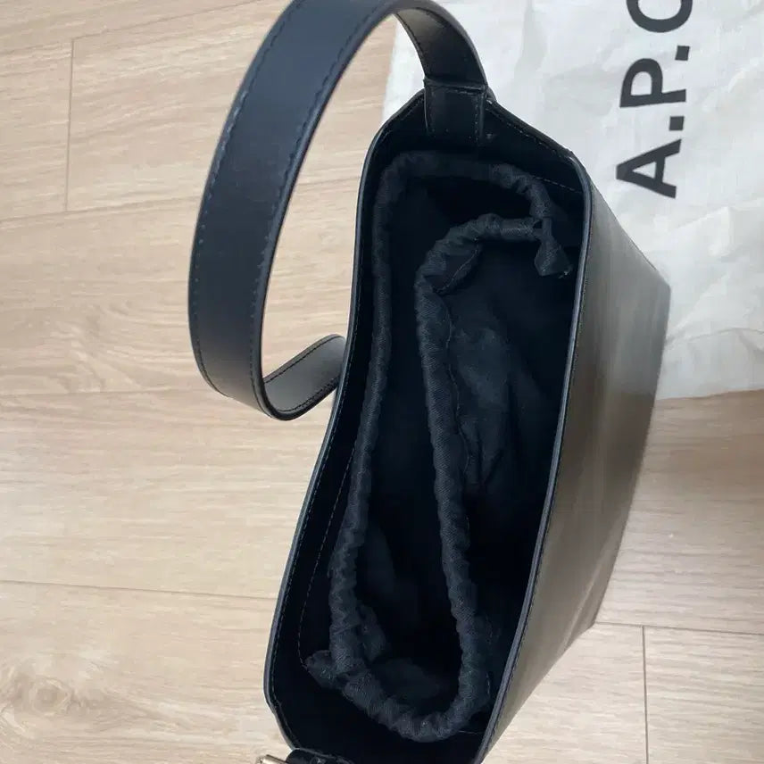 [BUNJANG] A.P.C. Virginie Shoulder Bag / A.P.C. 아페쎄 Virginie 숄더백-새상품
