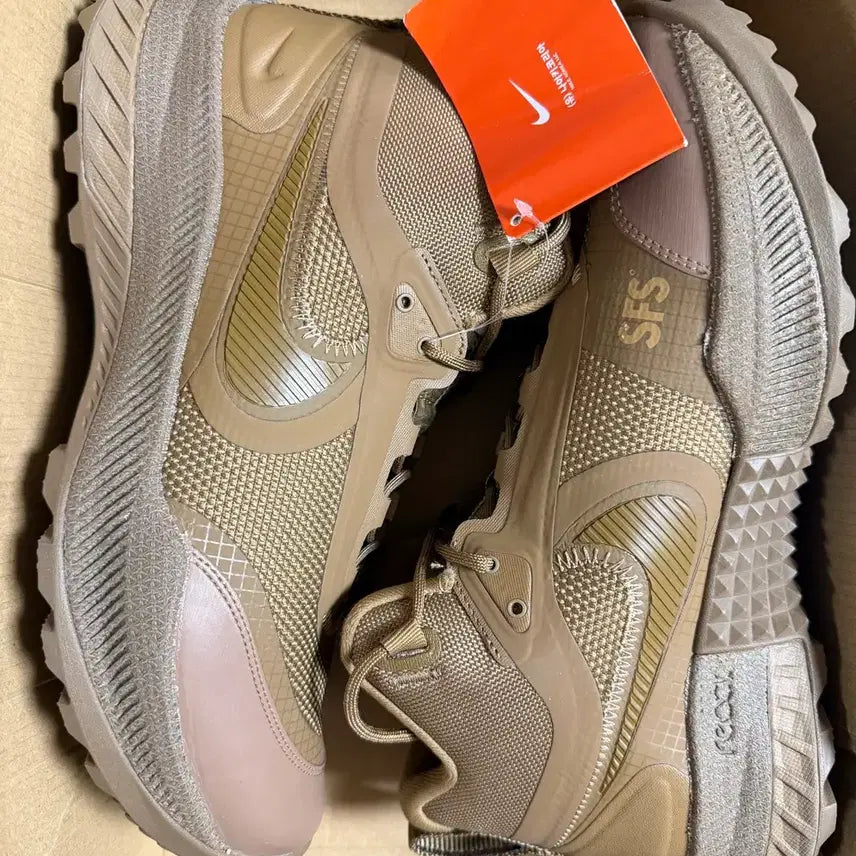 [BUNJANG] Nike React SFB Carbon Elite Outdoor Sneakers / [260 280] 나이키 리액트 SFB 카본 엘리트 아웃도어 운동화