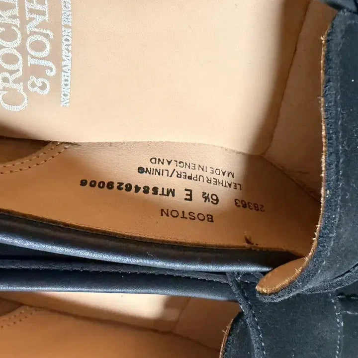 [SOLD OUT] 새상품) 크로켓 앤 존스 보스턴 블랙 스웨이드 로퍼 6.5UK